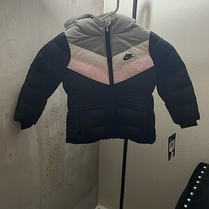 SOLD!! Nike coat, off-season sale !! 🤑🤑🤑